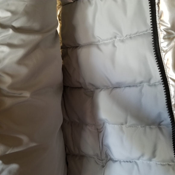 Victorias Secret Vest Pink Fashion Show Silver Puffer Vest - Picture 9 of 13